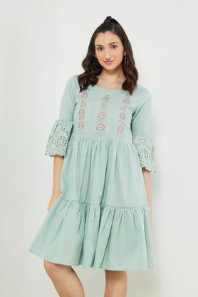 embroidered-round-neck-cotton-slub-women's-midi-dress---green