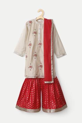 embroidered-chanderi-round-neck-girls-salwar-kurta-set---red