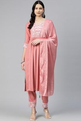 embroidered-rayon-regular-fit-women's-kurta-set---peach