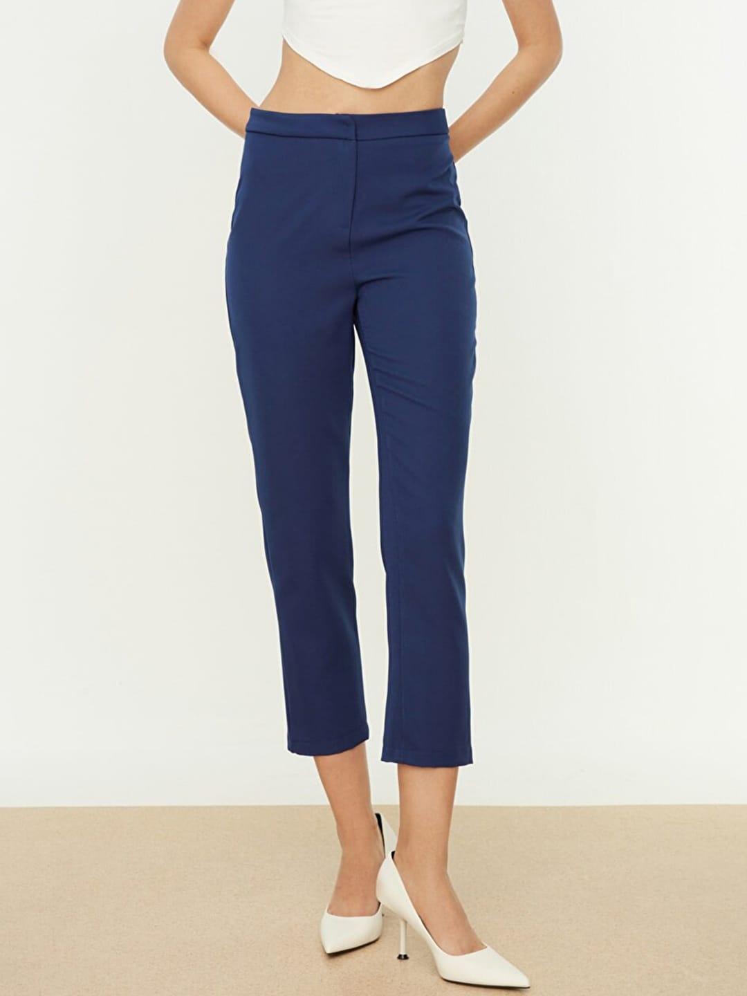 Trendyol Women Blue Classic Fit Solid Cropped Trousers