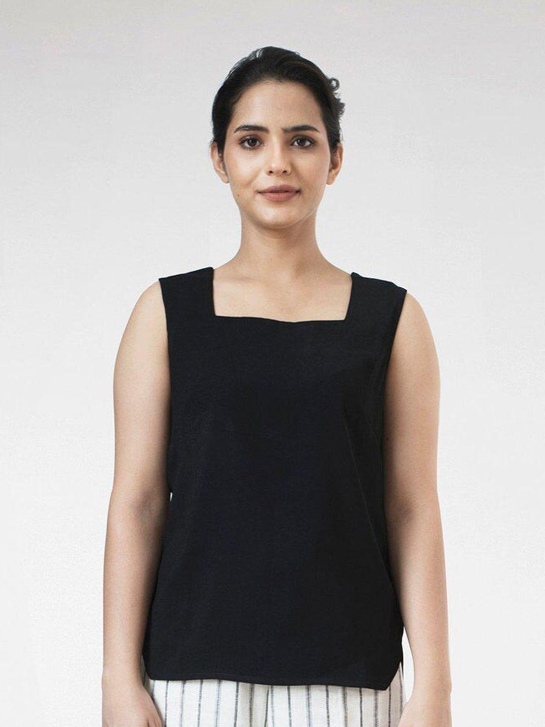 powersutra-women-black-square-neck-solid-top