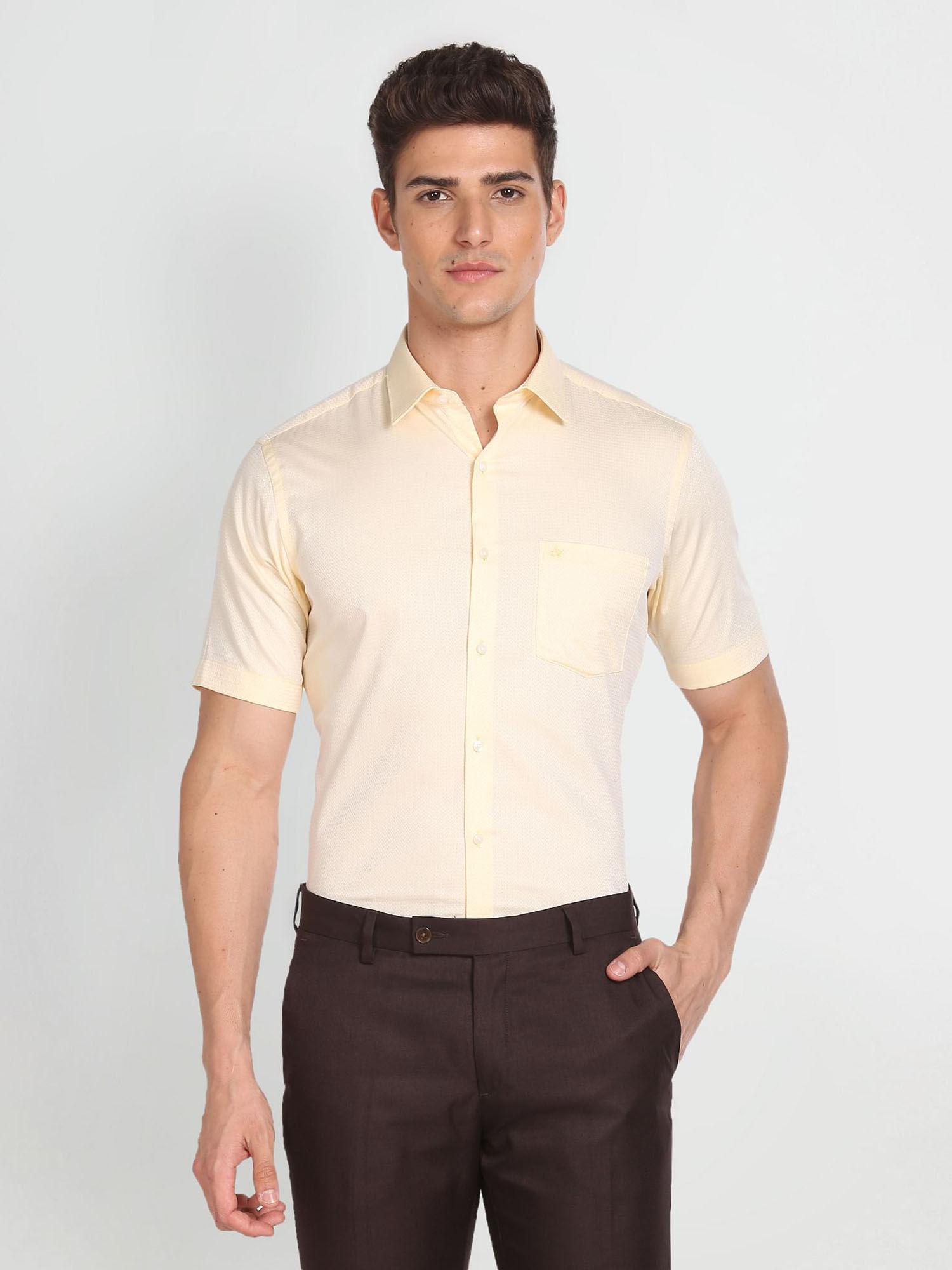 textured-dobby-short-sleeve-shirt