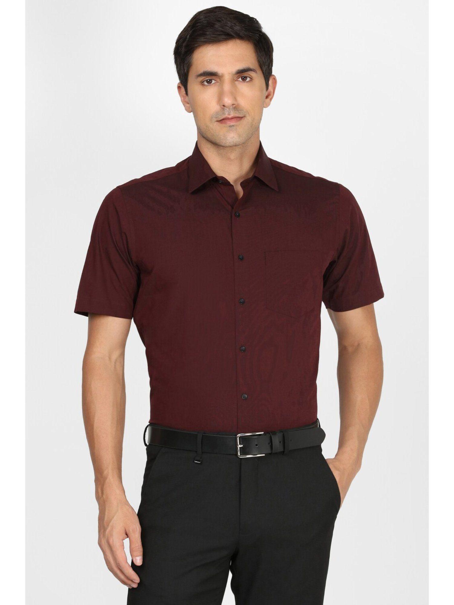 Men Maroon Regular Fit Solid Half Sleeves Formal Shirt