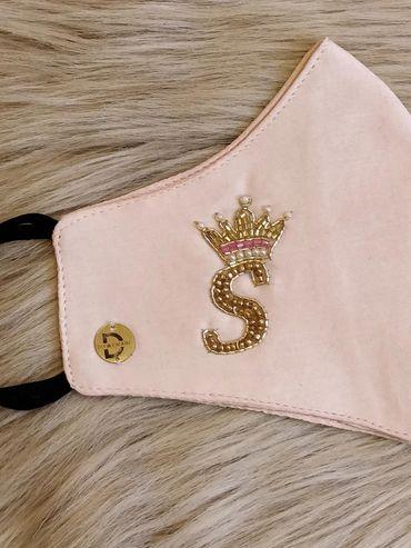 pink-personalised-mask-letter-s-with-queen-crown(1-pcs)