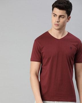 Solid V-neck T-shirt