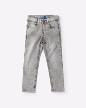 washed-straight-fit-jeans