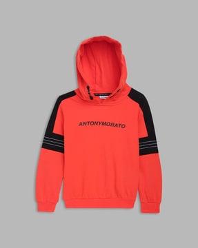 hooded-sweatshirt-with-branding