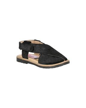 Flat Sandals with Velcro Fastening