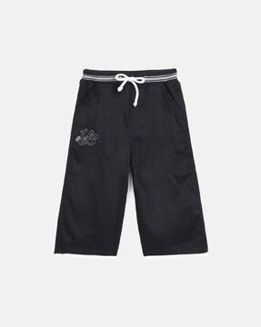 embroidered-3/4th-shorts