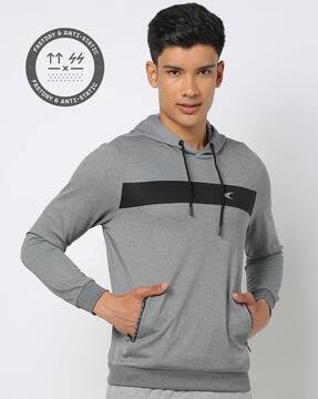 hoodie-with-zip-pockets