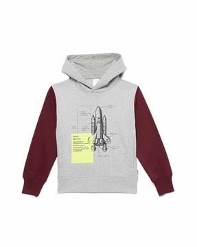 graphic-print-pullover-hoodie