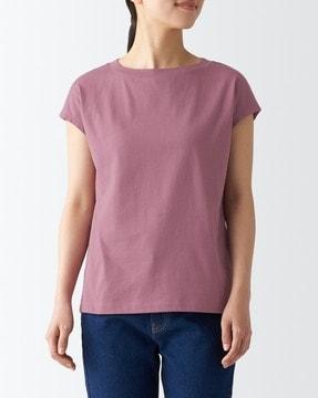 round-neck-t-shirt-with-extended-sleeves