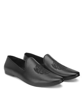 round-toe-slip-on-casual-shoes