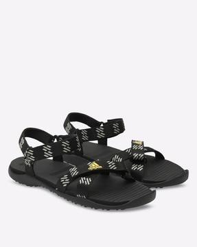 moary-cross-strap-sandals