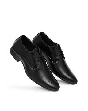 Pointed-Toe Derbys with Lace Fastening