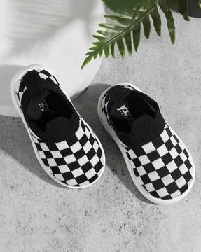 Slip-on Shoes with Mesh upper