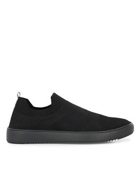 Low-Top Round-Toe Slip-On Shoes