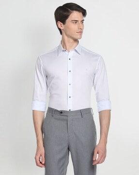 vertical-stripe-formal-shirt