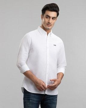 long-sleeve-classic-oxford-shirt