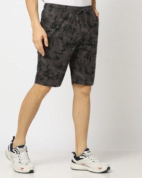 Camouflage Print Slim Fit Shorts