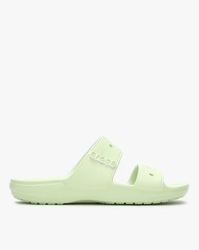 classic-crocs-sandals