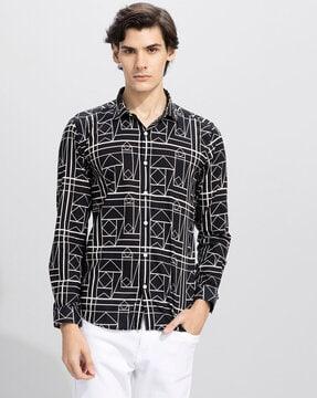 geometric-print-slim-fit-shirt-with-spread-collar