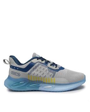 Low-Top Sports Shoes with Lace Fastening