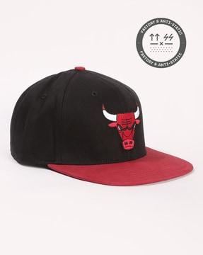 men-bull-embroidered-snapback-cap