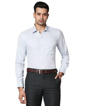 tailored-fit-shirt-with-patch-pocket