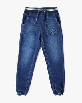 lightly-washed-jogger-jeans