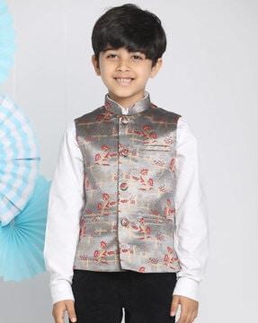 embroidered-waistcoat-with-welt-pocket