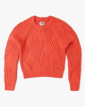 geometric-knit-round-neck-pullover