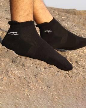 solid-ankle-length-socks