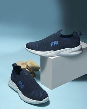 embossed-round-toe-running-sports-shoes
