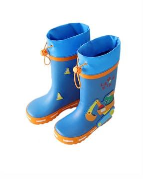 mid-calf-rain-boots