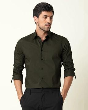 Tailored Fit Shirt with Spread Collar