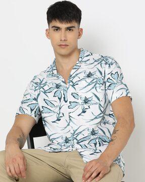 Men Tropical Print Slim Fit Shirt