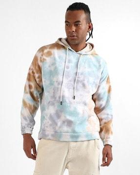 men-printed-regular-fit-hoodie