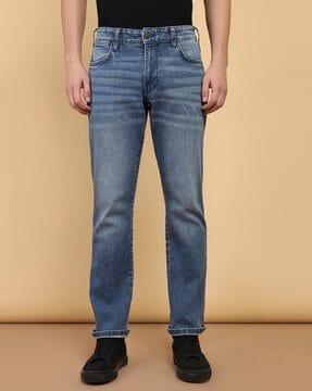 men-straight-jeans-with-insert-pockets