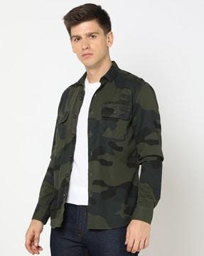 men-camouflage-print-slim-fit-shirt