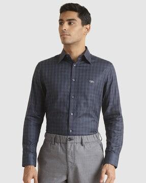Men Checked Slim Fit Shirt with Spread Collar