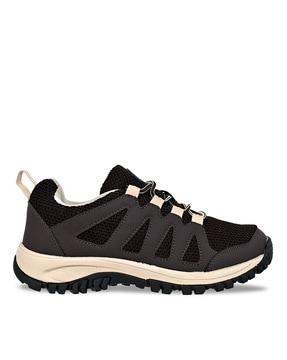 round-toe-sports-shoes-with-lace-fastening