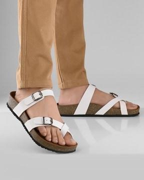 Men Toe-Ring Sandals with Buckle Closure