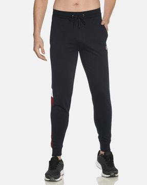 Men Typographic Print Joggers with Drawstrings