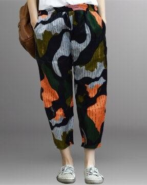 women-printed-relaxed-fit-pants