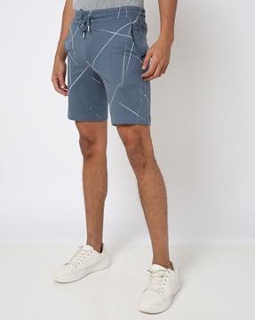 men-printed-regular-fit-shorts