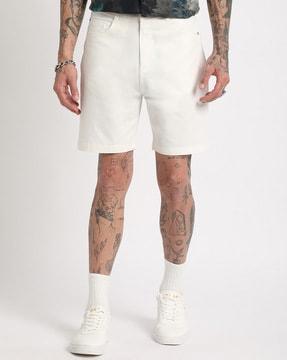 Men Regular Fit City Shorts with Insert Pockets