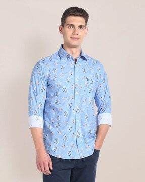 Men Floral Print Regular Fit Shirt with Patch Pocket