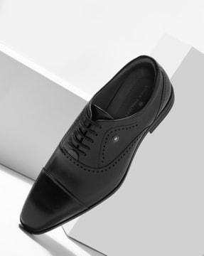 Men Round-Toe Lace-Up Oxfords