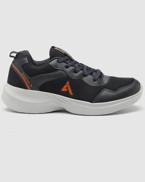 Men Mid-Top Sports Shoes with Lace Fastening